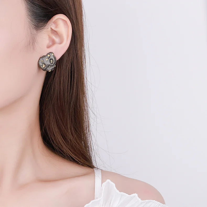 Beautiful New Earrings for Women Exaggerated Irregular Star Earrings Premium Black Gold Party Jewelry Gold Earrings